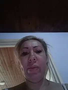 Snapshot of coral_smitth chatting on May 10, 4:45 pm coral smitth online show from May 10, 4:45 pm