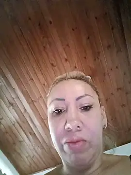 Snapshot of coral_smitth chatting on May 17, 4:58 pm coral smitth online show from May 17, 4:58 pm