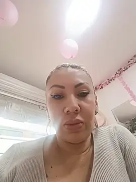 Snapshot of coral_smitth chatting on May 28, 10:07 pm coral smitth online show from May 28, 10:07 pm