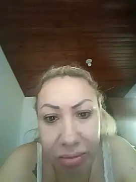 Snapshot of coral_smitth chatting on May 30, 7:11 pm coral smitth online show from May 30, 7:11 pm