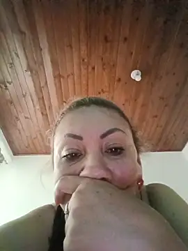 Snapshot of coral_smitth chatting on May 31, 5:53 pm coral smitth online show from May 31, 5:53 pm