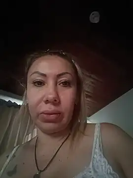 Snapshot of coral_smitth chatting on July 13, 4:54 pm coral smitth online show from July 13, 4:54 pm