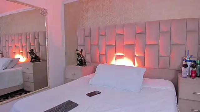 EmmaTorres  online show from October 29, 8:21 pm