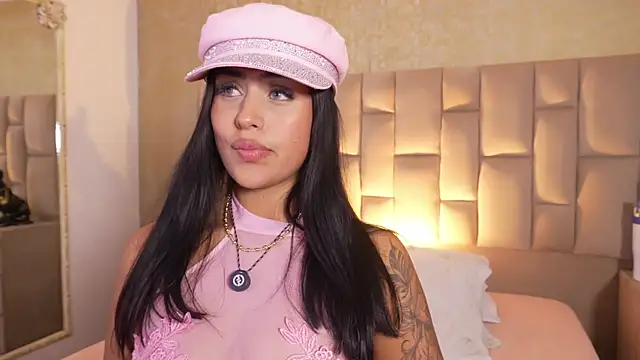 EmmaTorres  online show from November 22, 8:30 pm