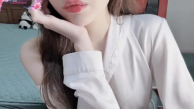 TrinhH Nabbi online show from March 17, 1:03 pm