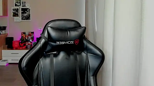 Sm0ly online show from May 18, 3:02 am