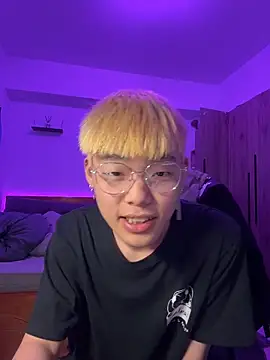 Snapshot of Hitoshi1210 chatting on March 10, 7:52 pm Hitoshi1210 online show from March 10, 7:52 pm