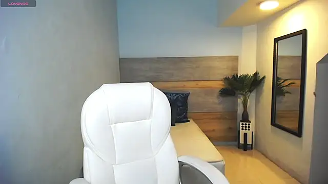 Snapshot of liseth_fox chatting on January 3, 7:39 pm liseth fox online show from January 3, 7:39 pm