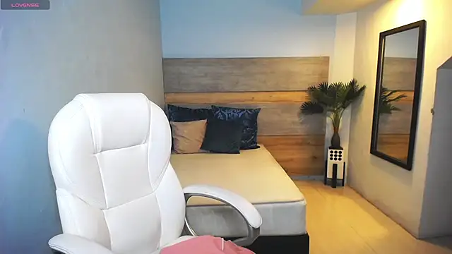 Snapshot of liseth_fox chatting on January 4, 1:42 am liseth fox online show from January 4, 1:42 am