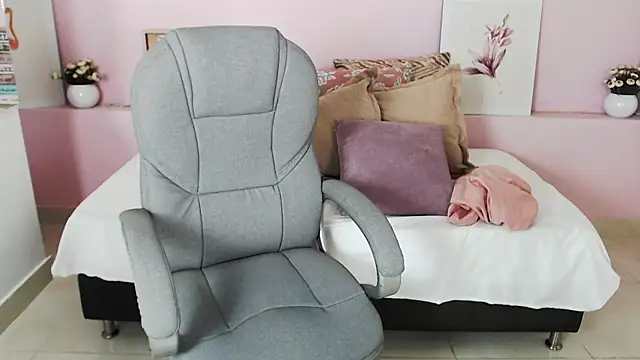 Snapshot of liseth_fox chatting on January 25, 7:18 pm liseth fox online show from January 25, 7:18 pm