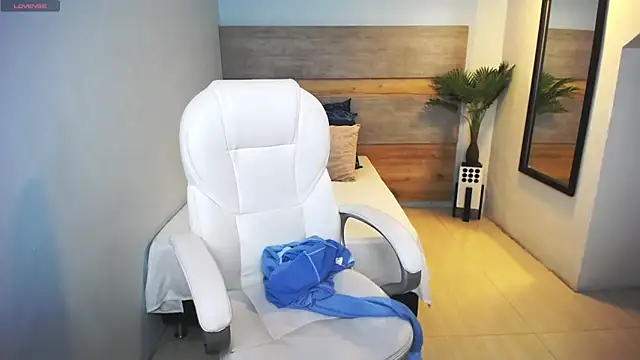 Snapshot of liseth_fox chatting on February 8, 6:22 pm liseth fox online show from February 8, 6:22 pm