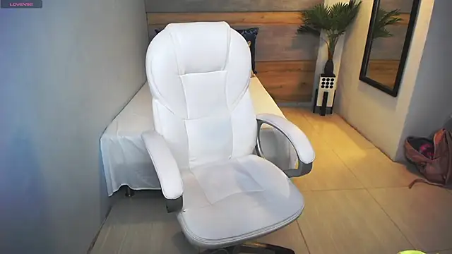 Snapshot of liseth_fox chatting on February 22, 1:55 am liseth fox online show from February 22, 1:55 am