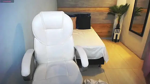 Snapshot of liseth_fox chatting on February 23, 1:35 am liseth fox online show from February 23, 1:35 am