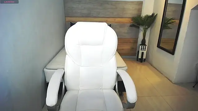 Snapshot of liseth_fox chatting on February 28, 6:52 pm liseth fox online show from February 28, 6:52 pm