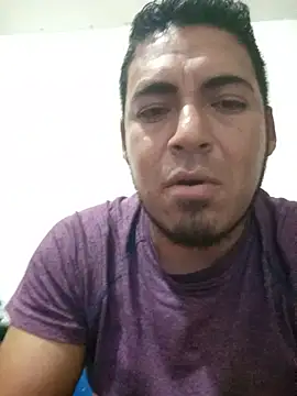 Snapshot of ixam92 chatting on June 26, 8:19 am ixam92 online show from June 26, 8:19 am