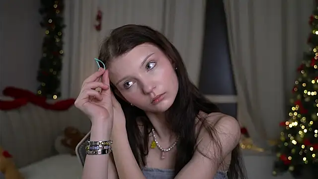 CindyGarrison online show from December 18, 11:44 pm