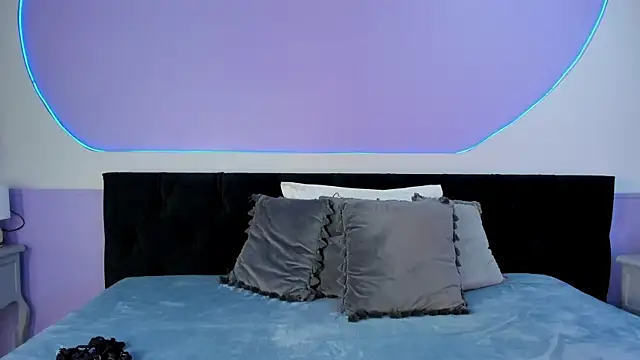 Julieta Cortes   online show from November 26, 11:44 am