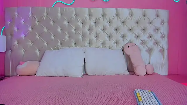 Julieta Cortes   online show from February 27, 12:16 pm