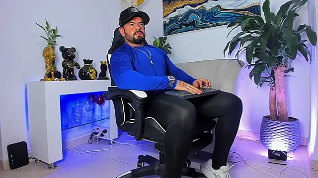 Johnnygrayson1 online show from January 16, 12:25 am