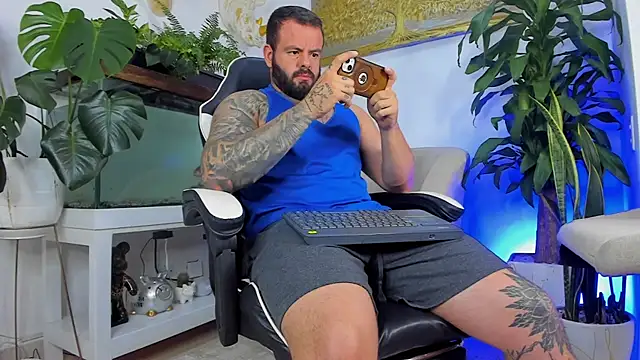 Johnnygrayson1 online show from April 4, 1:37 am