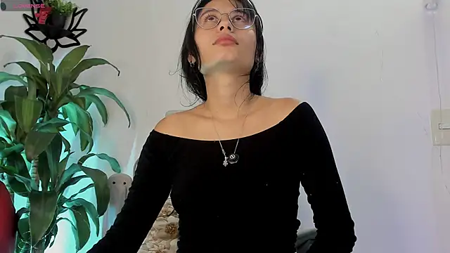 NayeCloud online show from April 18, 5:11 am