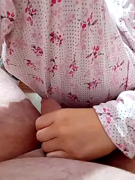 Snapshot of vdandpetro chatting on December 5, 9:50 am vdandpetro online show from December 5, 9:50 am