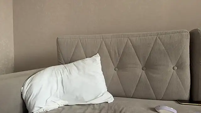 weshycouple online show from May 18, 3:24 am