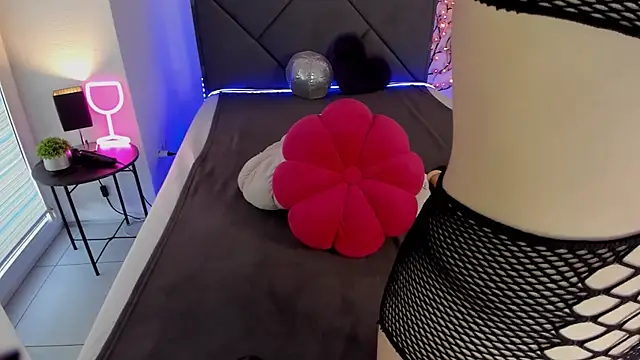 CassieEvans online show from September 26, 5:44 am