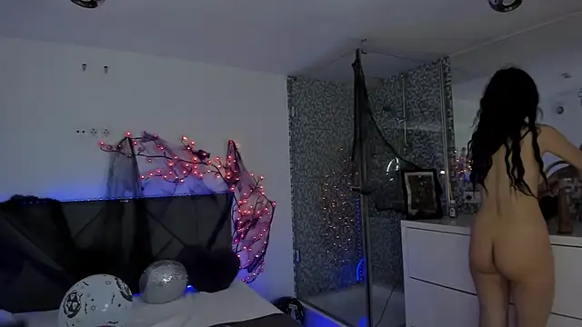 CassieEvans online show from October 27, 6:39 am