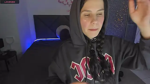 CassieEvans online show from April 19, 5:29 am