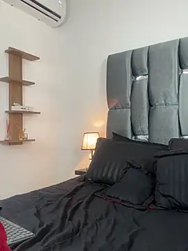 LucyGiraldo online show from March 2, 9:01 pm