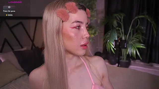 LindaThacker online show from March 30, 4:35 am