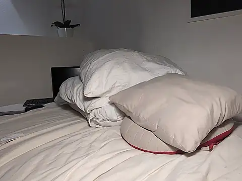 gymyagirlll online show from March 15, 8:26 pm