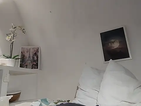 gymyagirlll online show from April 10, 10:14 pm