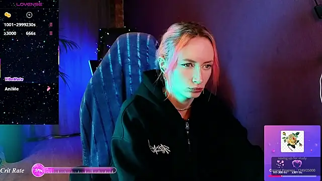 Snapshot of _HelenCarter chatting on July 4, 8:26 pm HelenCarter online show from July 4, 8:26 pm