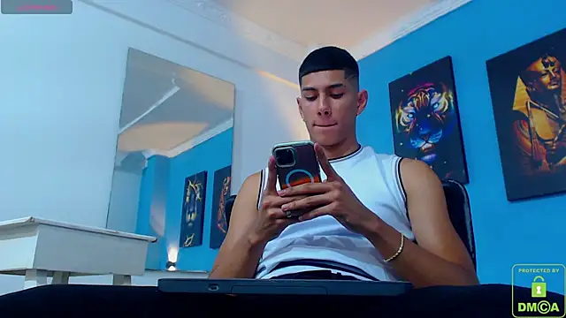 Snapshot of Valerio_20 chatting on January 17, 8:22 pm Valerio 20 online show from January 17, 8:22 pm