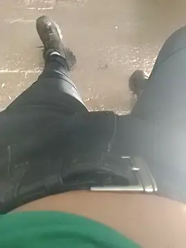 Snapshot of OLAJONES chatting on March 16, 3:38 pm OLAJONES online show from March 16, 3:38 pm