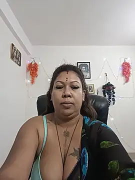 YOUR LOVELY-40 online show from July 10, 2:08 pm