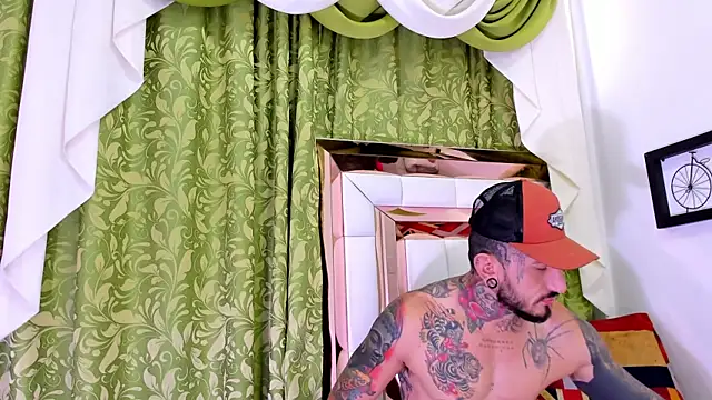 Snapshot of dilan_scootk_ chatting on November 4, 7:13 pm dilan scootk online show from November 4, 7:13 pm