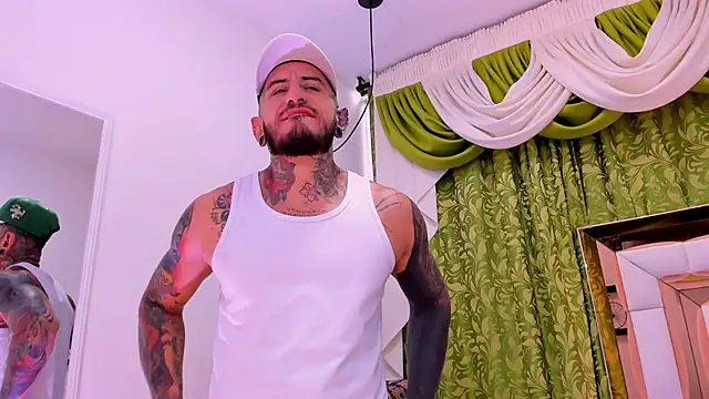 Snapshot of dilan_scootk_ chatting on December 3, 7:34 pm dilan scootk online show from December 3, 7:34 pm