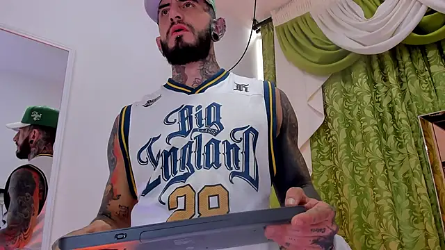 Snapshot of dilan_scootk_ chatting on January 13, 7:19 pm dilan scootk online show from January 13, 7:19 pm