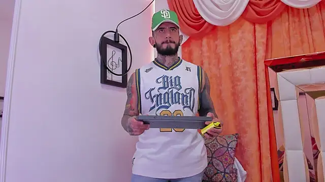 Snapshot of dilan_scootk_ chatting on February 25, 7:23 pm dilan scootk online show from February 25, 7:23 pm