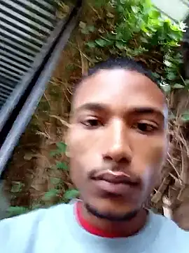 Snapshot of slimmydaddy69 chatting on March 15, 6:19 am slimmydaddy69 online show from March 15, 6:19 am