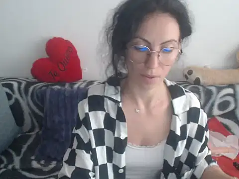 Emmatoo online show from April 15, 3:08 pm