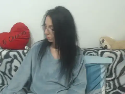 Snapshot of Emmatoo chatting on April 24, 12:35 am Emmatoo online show from April 24, 12:35 am