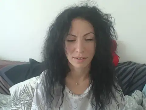 Snapshot of Emmatoo chatting on June 14, 9:11 am Emmatoo online show from June 14, 9:11 am