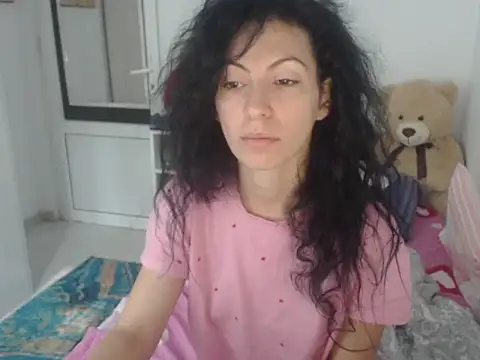 Snapshot of Emmatoo chatting on June 20, 6:16 am Emmatoo online show from June 20, 6:16 am