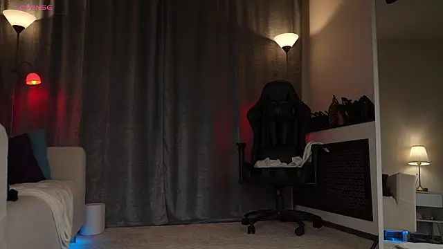 Amely Young online show from October 5, 2:21 am