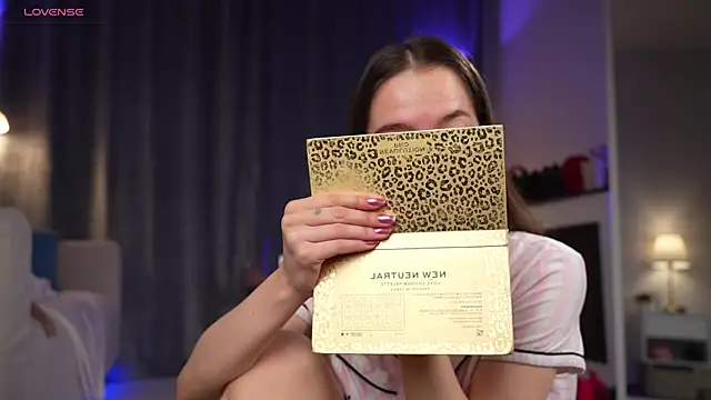 Amely Young online show from October 11, 12:43 am