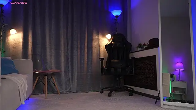 Amely Young online show from March 13, 2:07 am